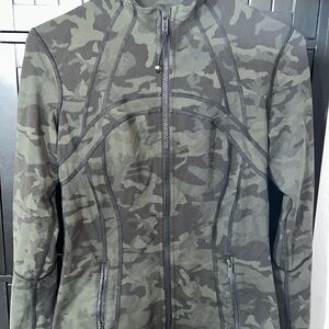 Lululemon Camouflage Women's Define size 6